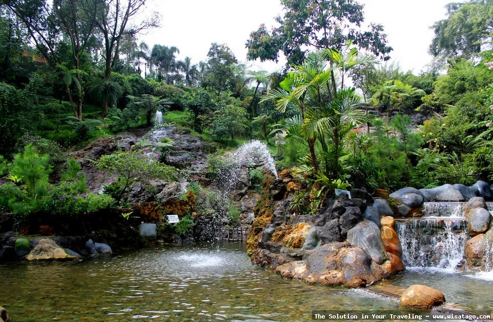 Pemandian Tirta Alam Sagalaherang yang asri
