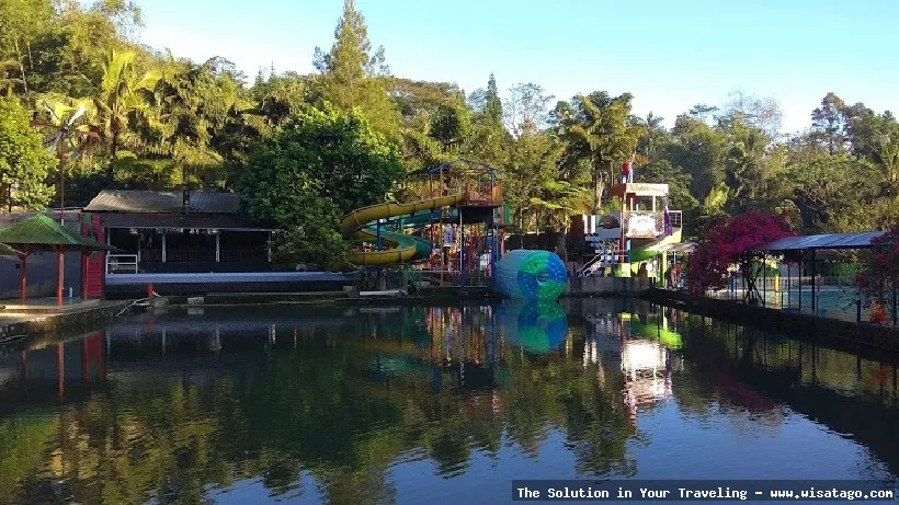 Pemandian Tirta Alam Sagalaherang yang asri