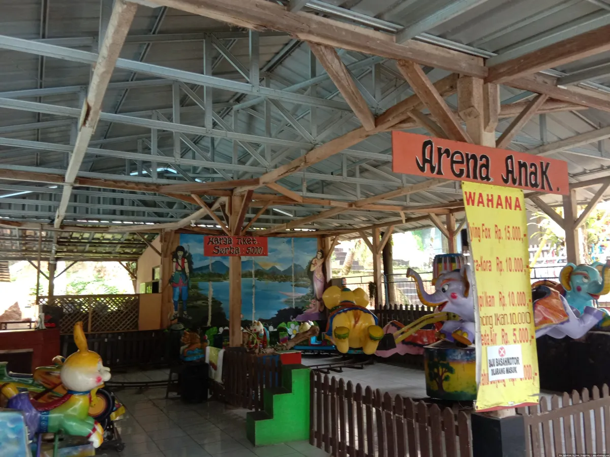 Pemandian Tirta Alam Sagalaherang yang menyegarkan