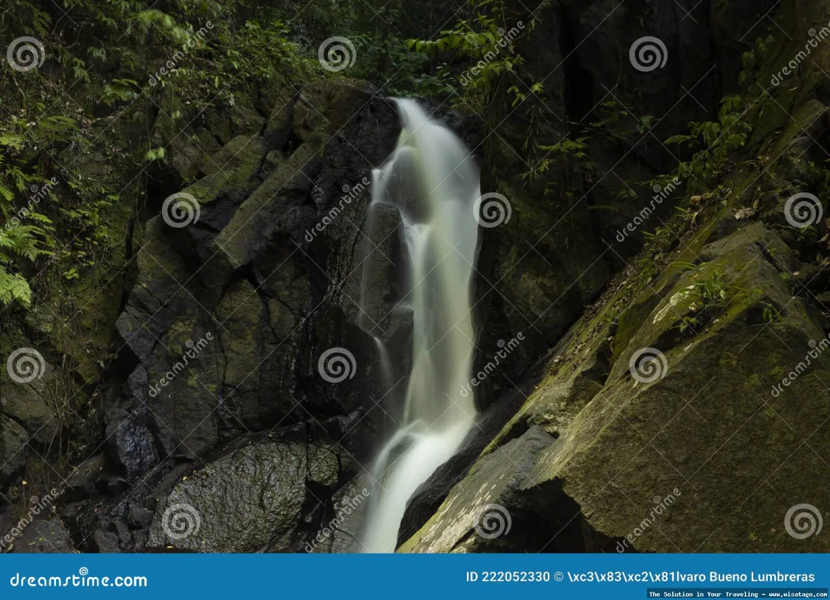 Pria Laot Waterfall yang menawan