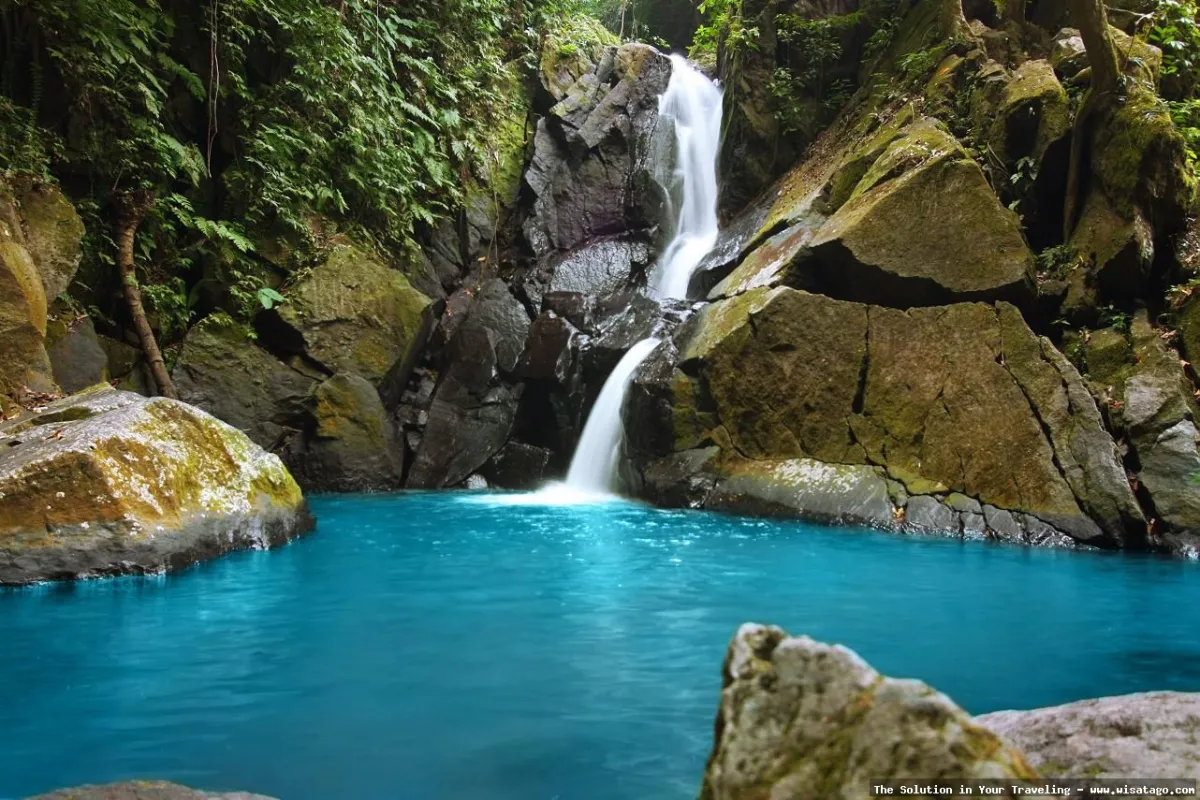 Pria Laot Waterfall yang menakjubkan