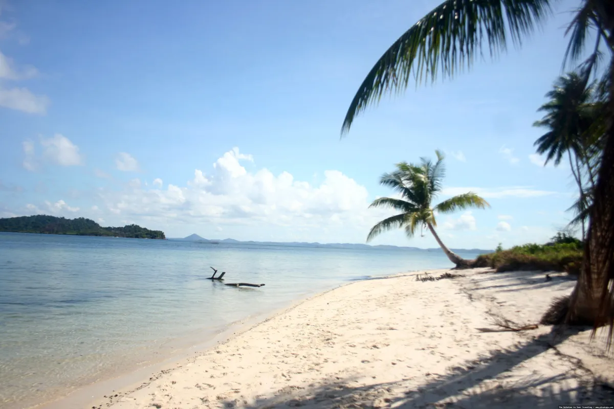 Pulau Abang, surga bawah laut.