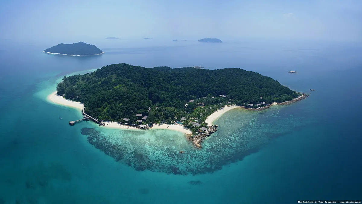 Pulau Batu Belah yang mempesona.
