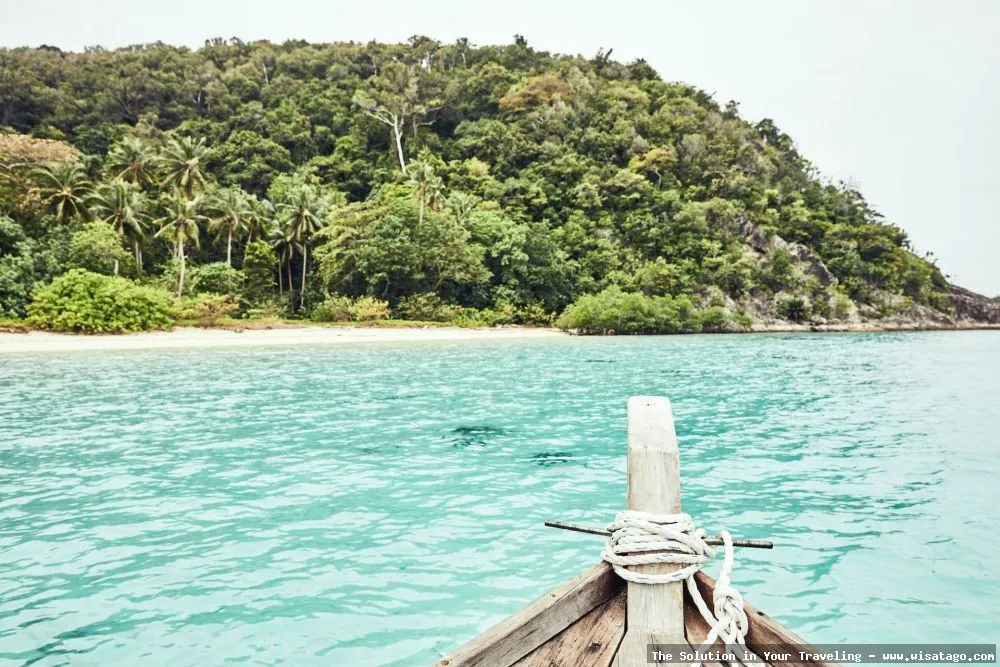 Pulau Bawah: keindahan laguna memukau