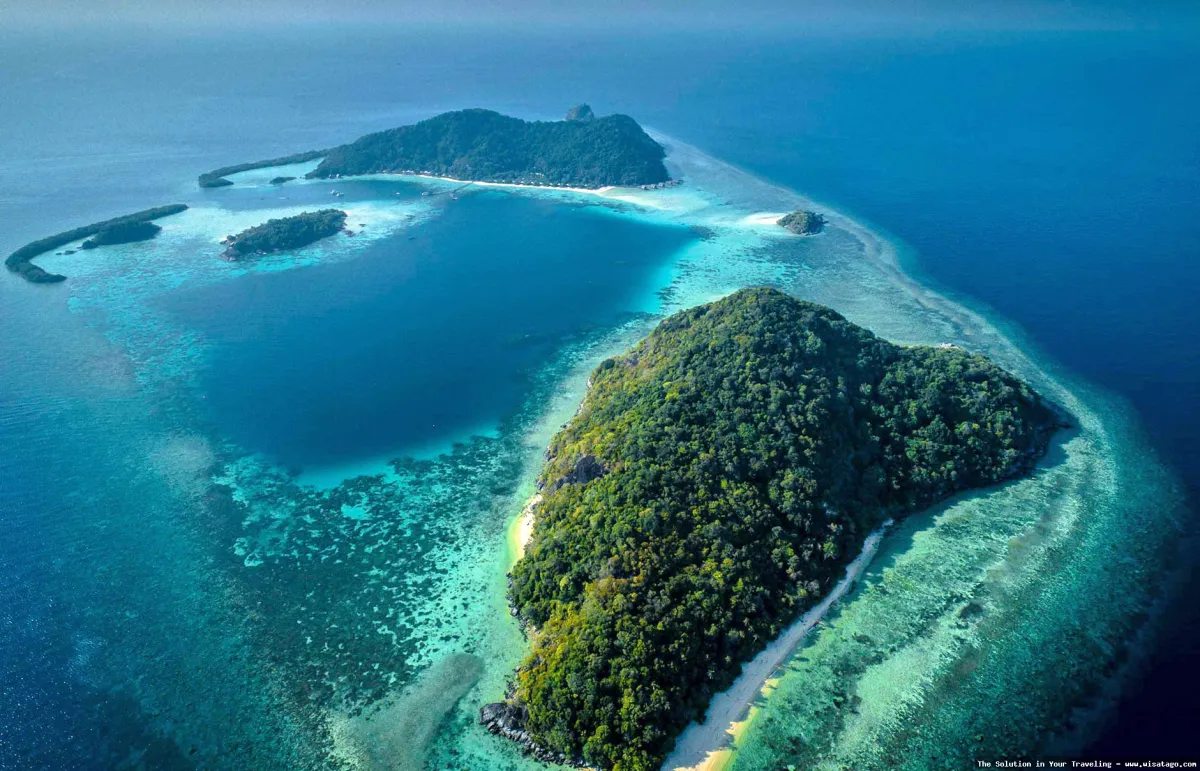 Pulau Bawah: keindahan laguna eksotis