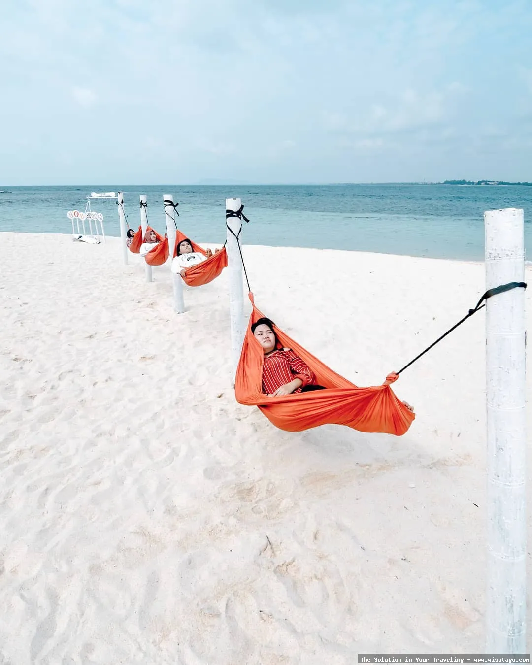 Pulau Beralas Pasir yang indah memukau