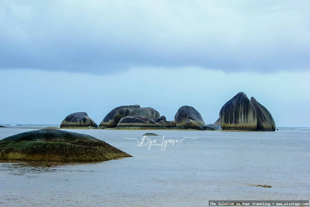 Pulau Bunguran: keindahan alam Natuna