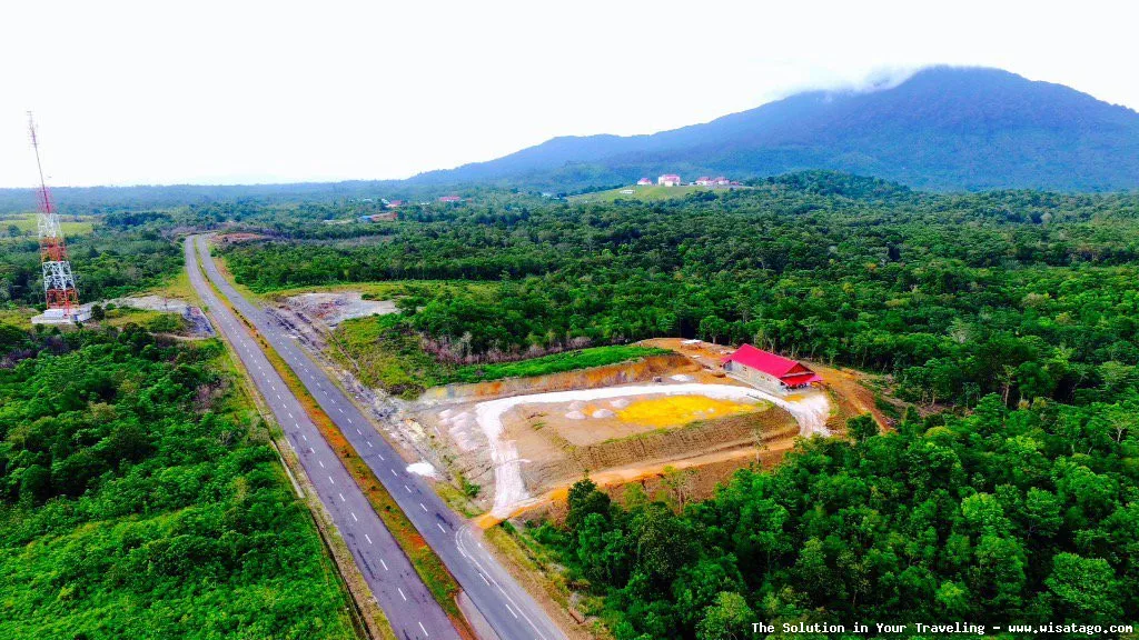 Pulau Bunguran: keindahan alam memukau