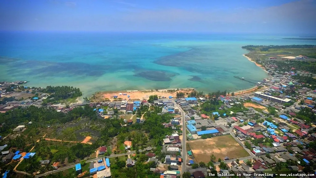 Pulau Bunguran: keindahan alam memukau