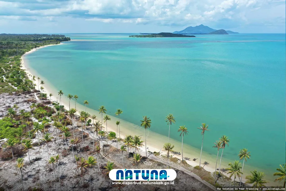 Pulau Bunguran: keindahan alam memukau