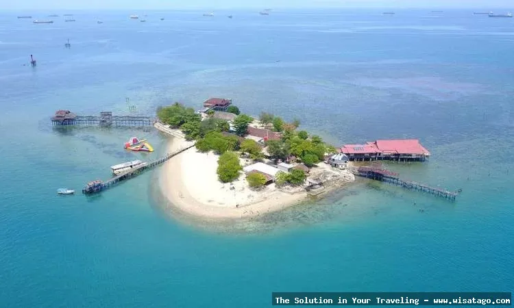Pulau Kayangan: keindahan wisata bahari