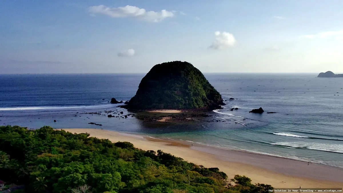 Pulau Merah, keindahan pantai Banyuwangi