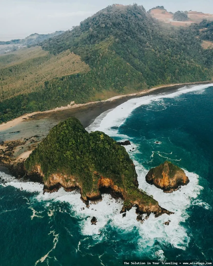 Pulau Merah, keindahan pantai Banyuwangi