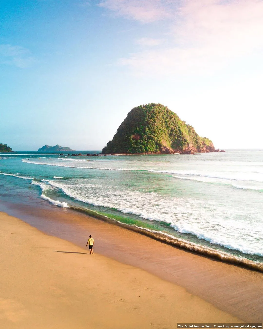 Pulau Merah, keindahan pantai Banyuwangi
