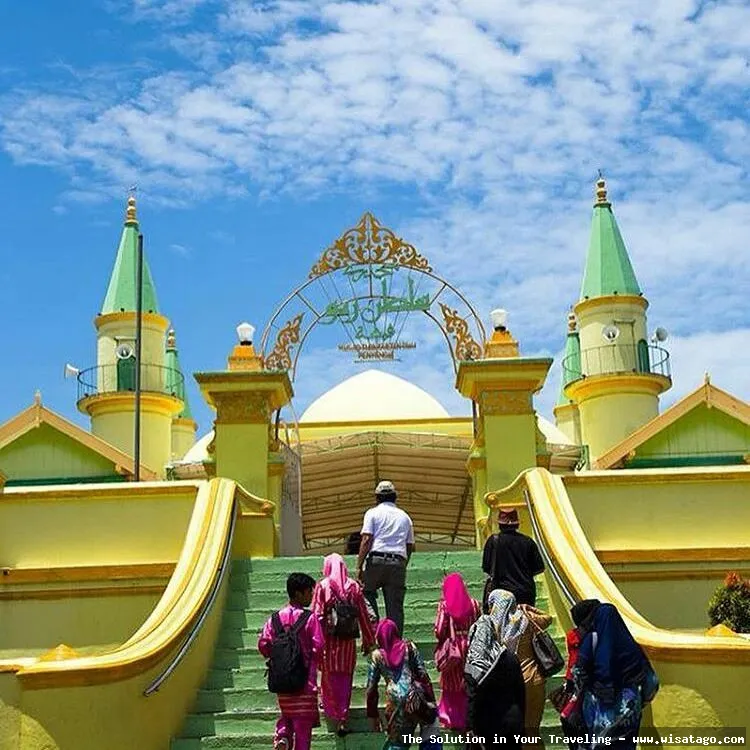 Pulau Penyengat Kepulauan Riau yang bersejarah