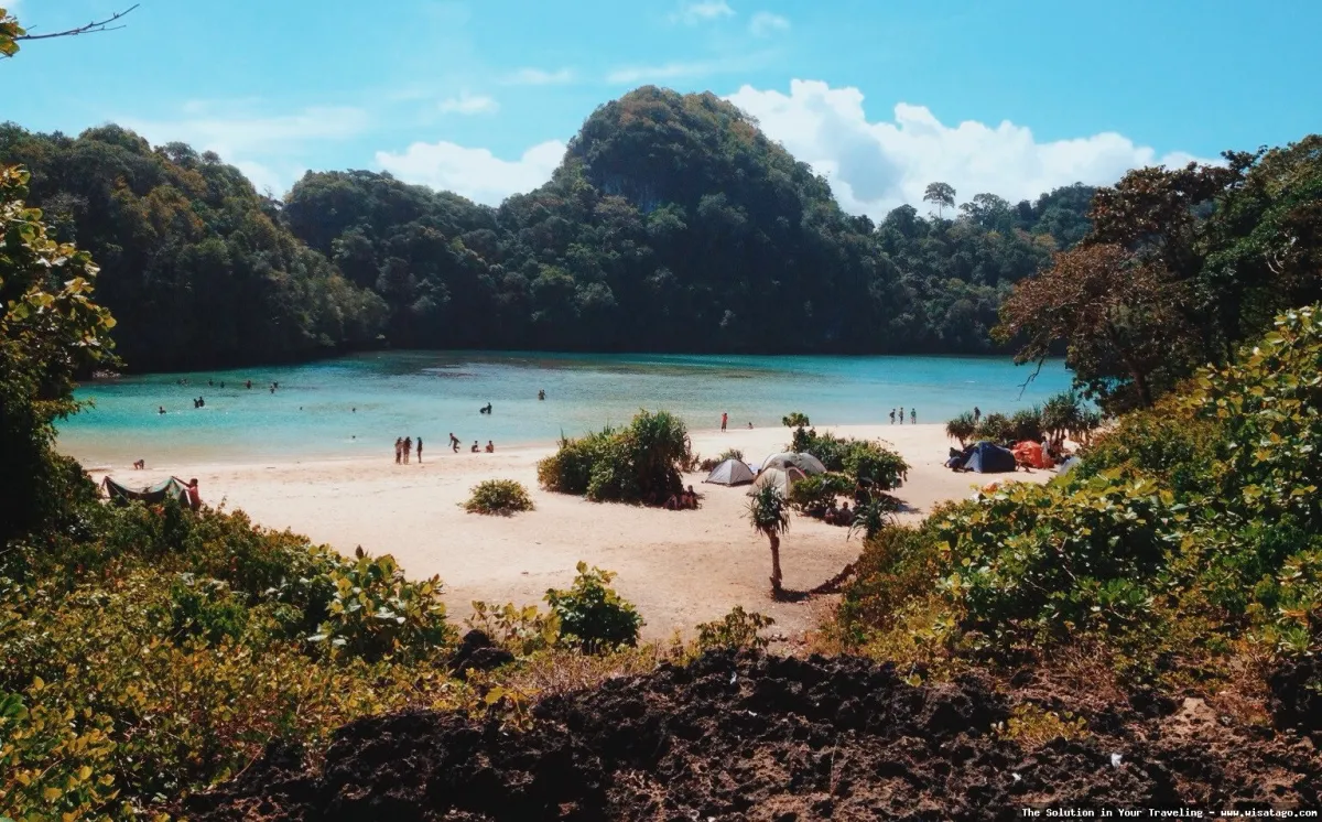 Pulau Sempu: keindahan alam tersembunyi
