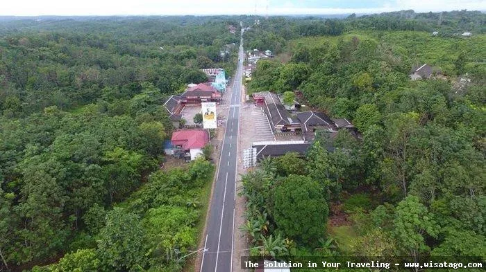 Puncak Bukit Suharto dengan pemandangan indah