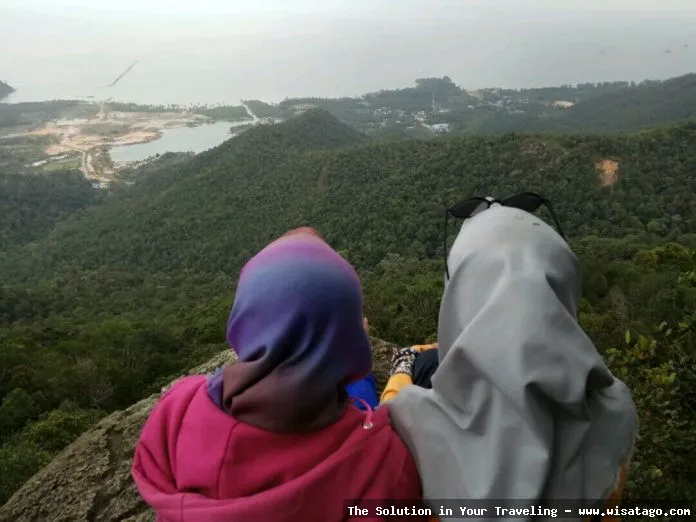 Puncak Gunung Jantan yang menantang