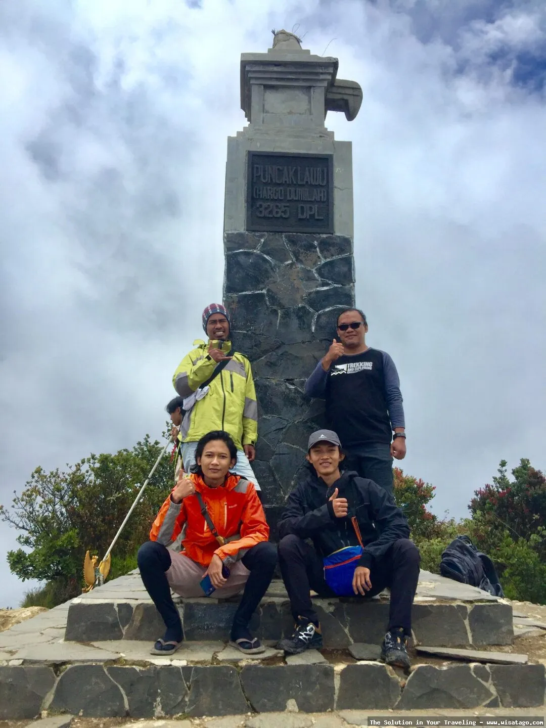 Puncak Lawu: Keindahan alam memukau
