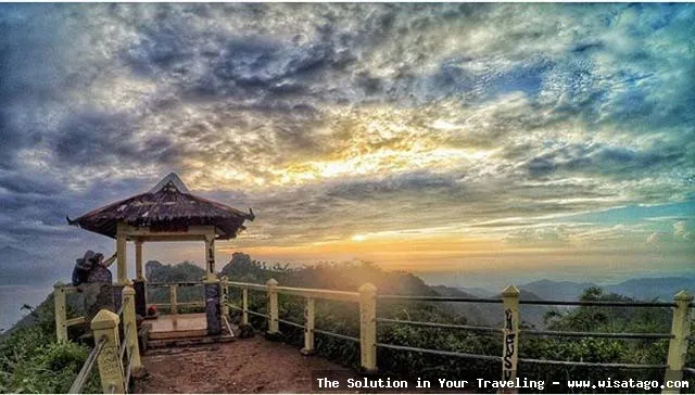 Puncak Suroloyo, pemandangan alam menakjubkan