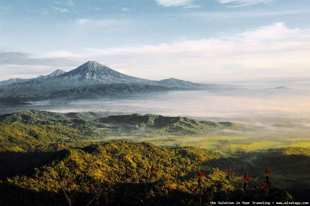 Puncak Suroloyo: pemandangan alam menakjubkan