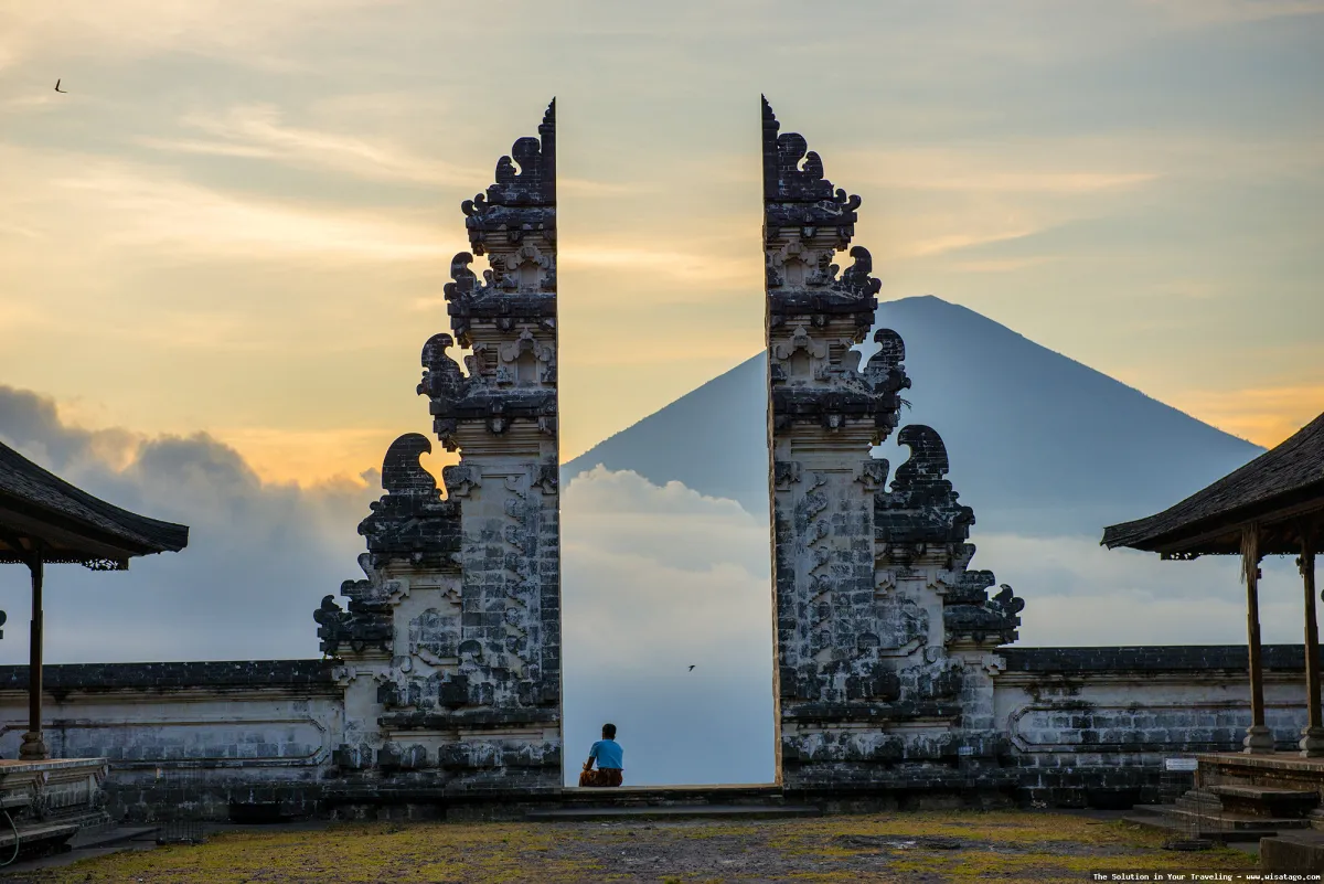 Pura Lempuyang Luhur: Tips, Harga Tiket, Kuliner, Lokasi, Fasilitas dan Spot Pura Lempuyang Luhur: Tips, Harga Tiket, Kuliner, Lokasi, Fasilitas dan Spot
