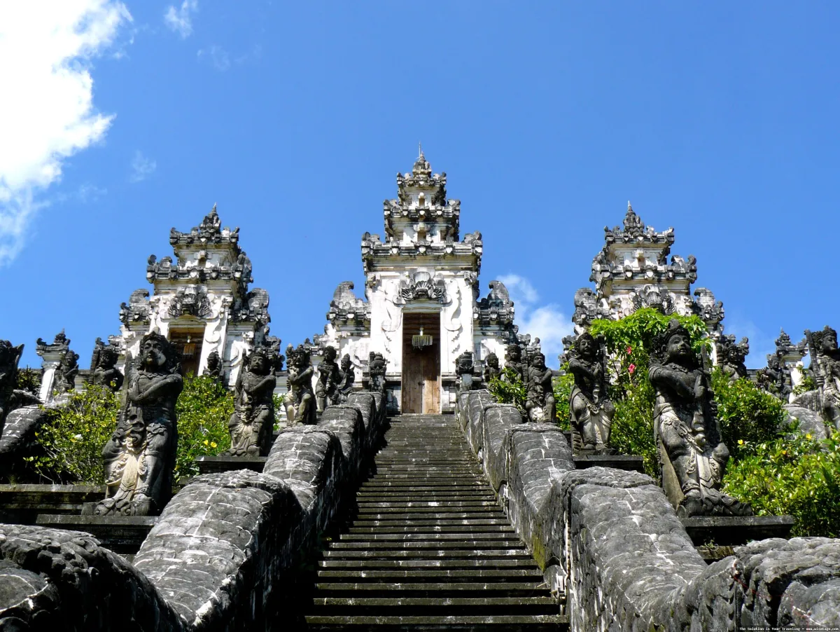 Pura Lempuyang Luhur yang megah mempesona