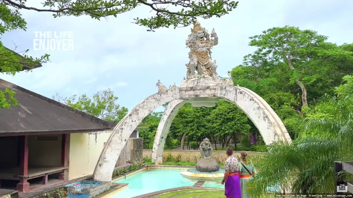 Pura Luhur Uluwatu, pemandangan menakjubkan
