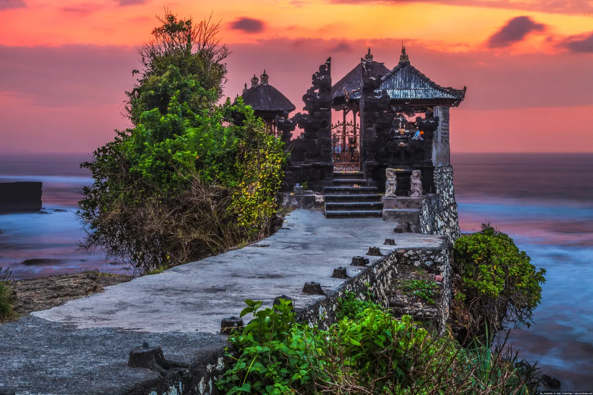 Pura Tanah Lot: Tips, Harga Tiket, Kuliner, Lokasi, Fasilitas dan Spot Pura Tanah Lot: Tips, Harga Tiket, Kuliner, Lokasi, Fasilitas dan Spot