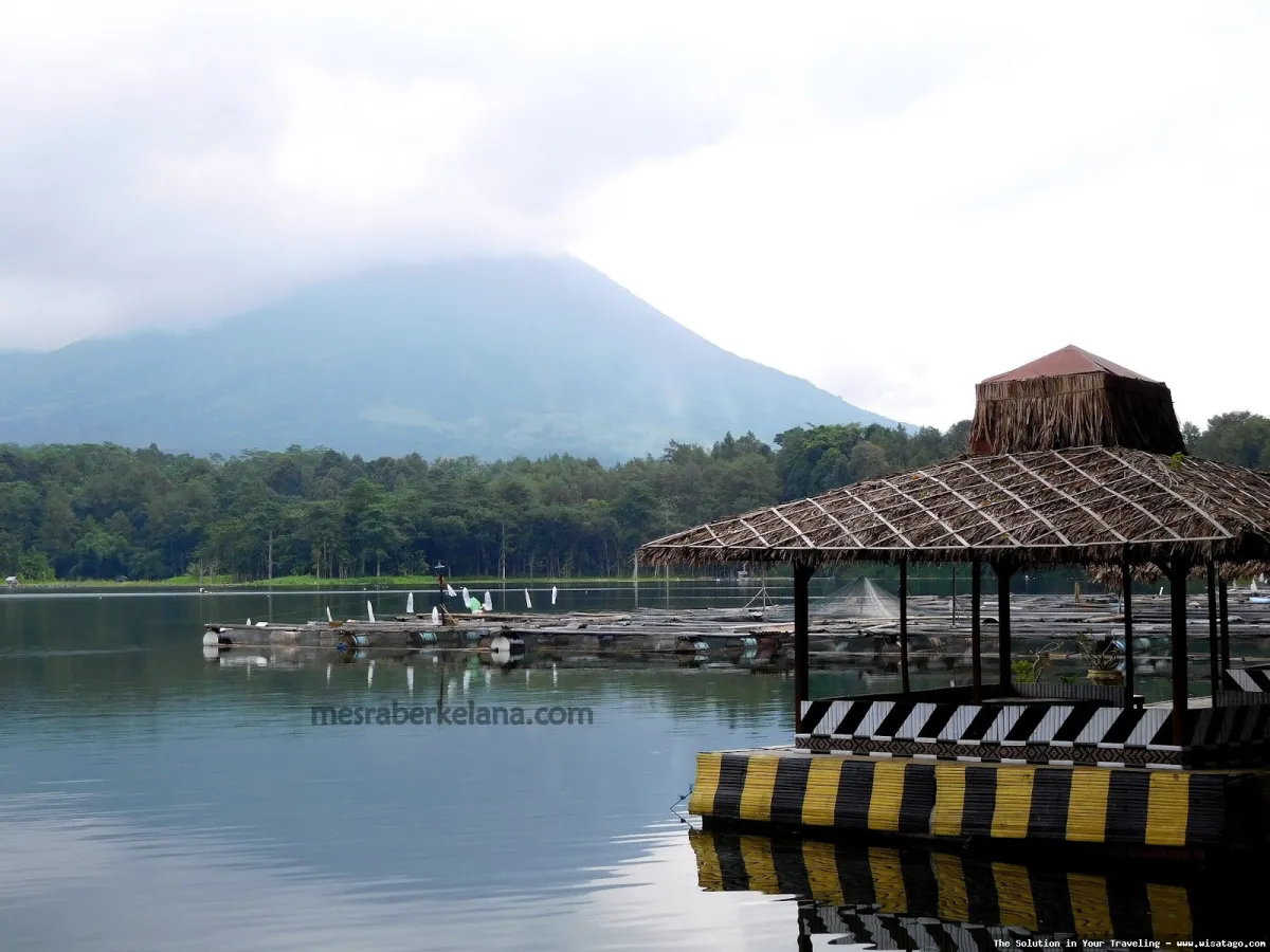 Ranu Pakis, danau indah nan tenang