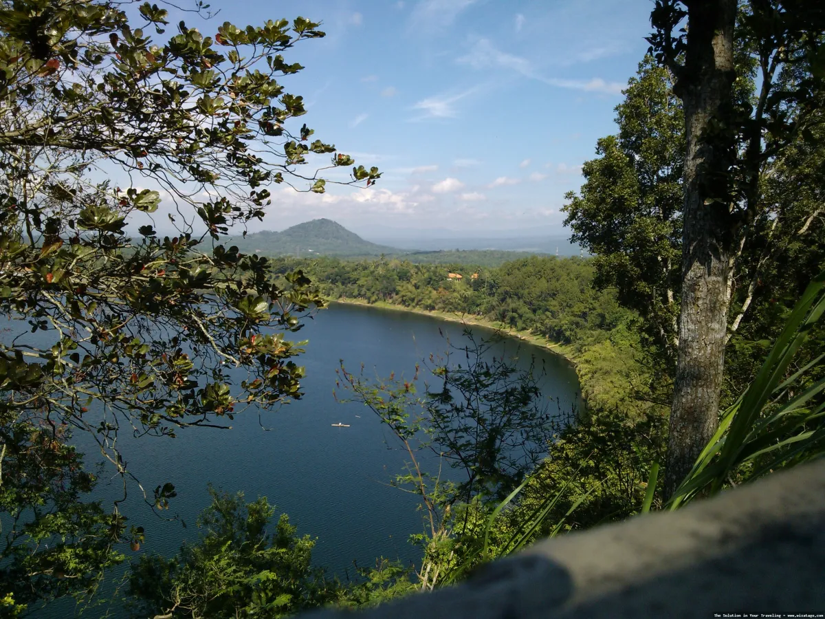Ranu Pakis: keindahan danau alami