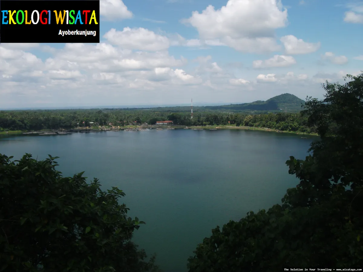 Ranu Pakis, danau alami nan indah