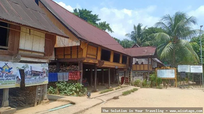 Rumah Tuo Rantau Panjang yang megah