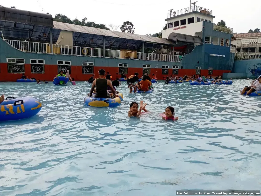 Ryzzy Azzahra Waterpark, wahana air seru