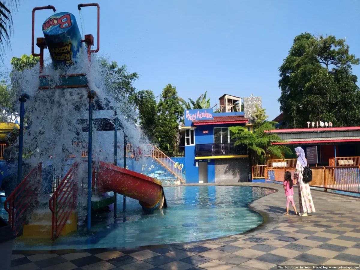 Ryzzy Azzahra Waterpark, kesegaran bermain air.