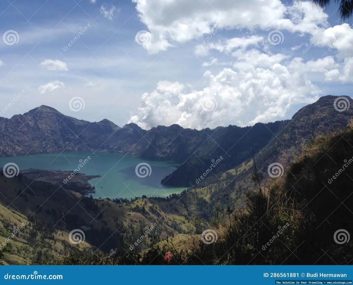 Segara Anak: keindahan danau kawah