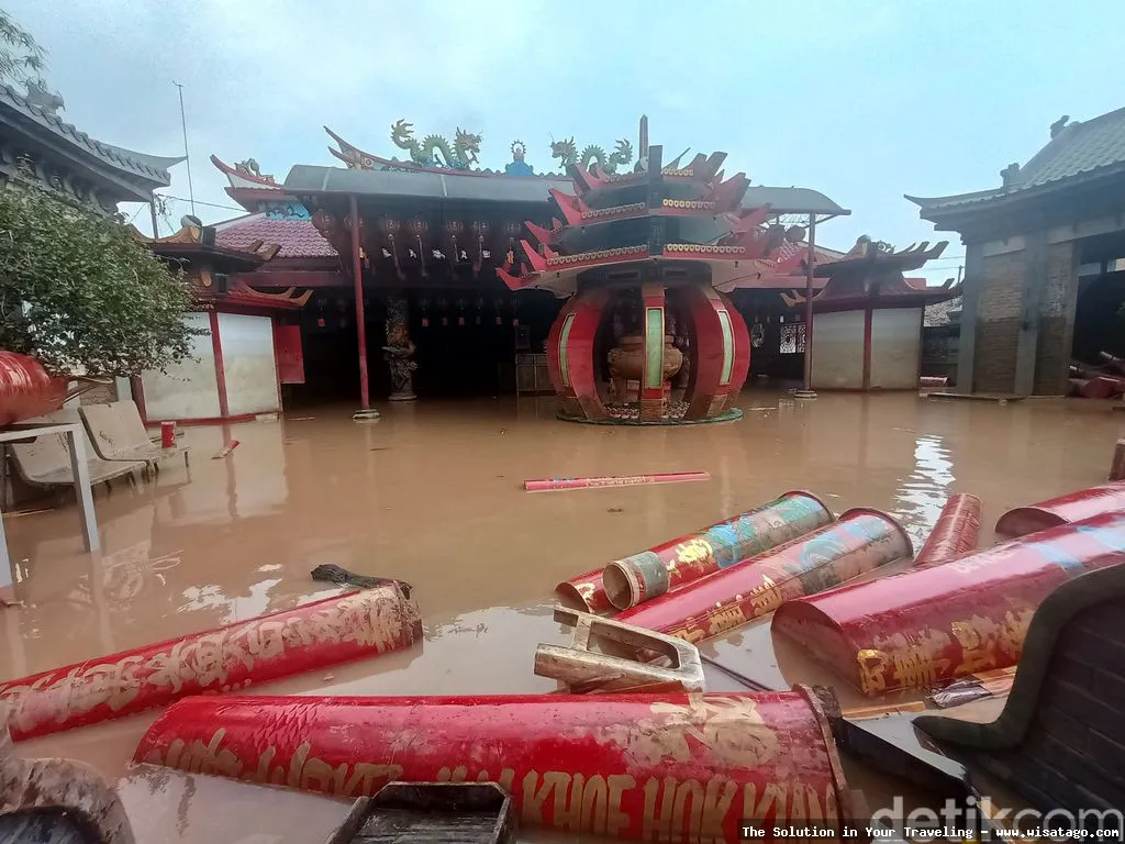 Sian Djin Ku Poh Temple megah