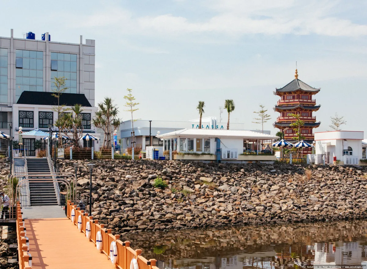 Talassa Jakarta PIK, suasana pantai modern