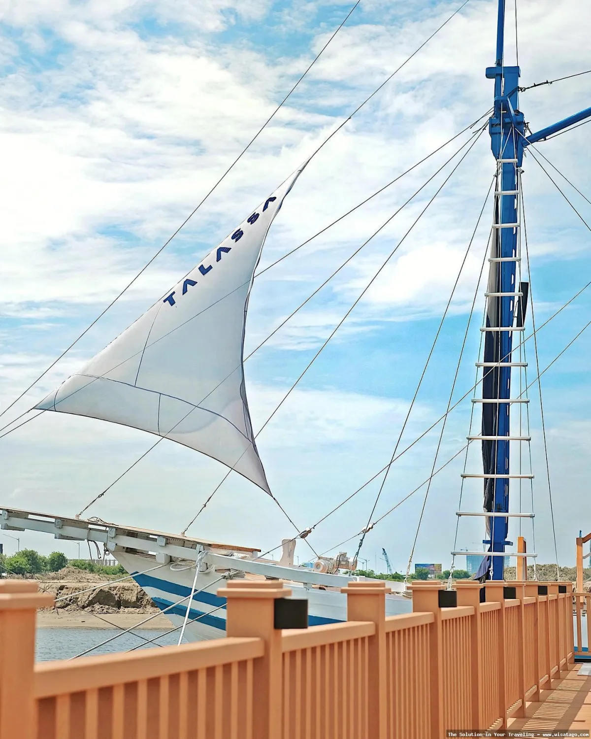 Talassa Jakarta Pik: Suasana tepi pantai