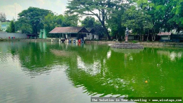 Taman Balekambang, suasana asri dan sejuk