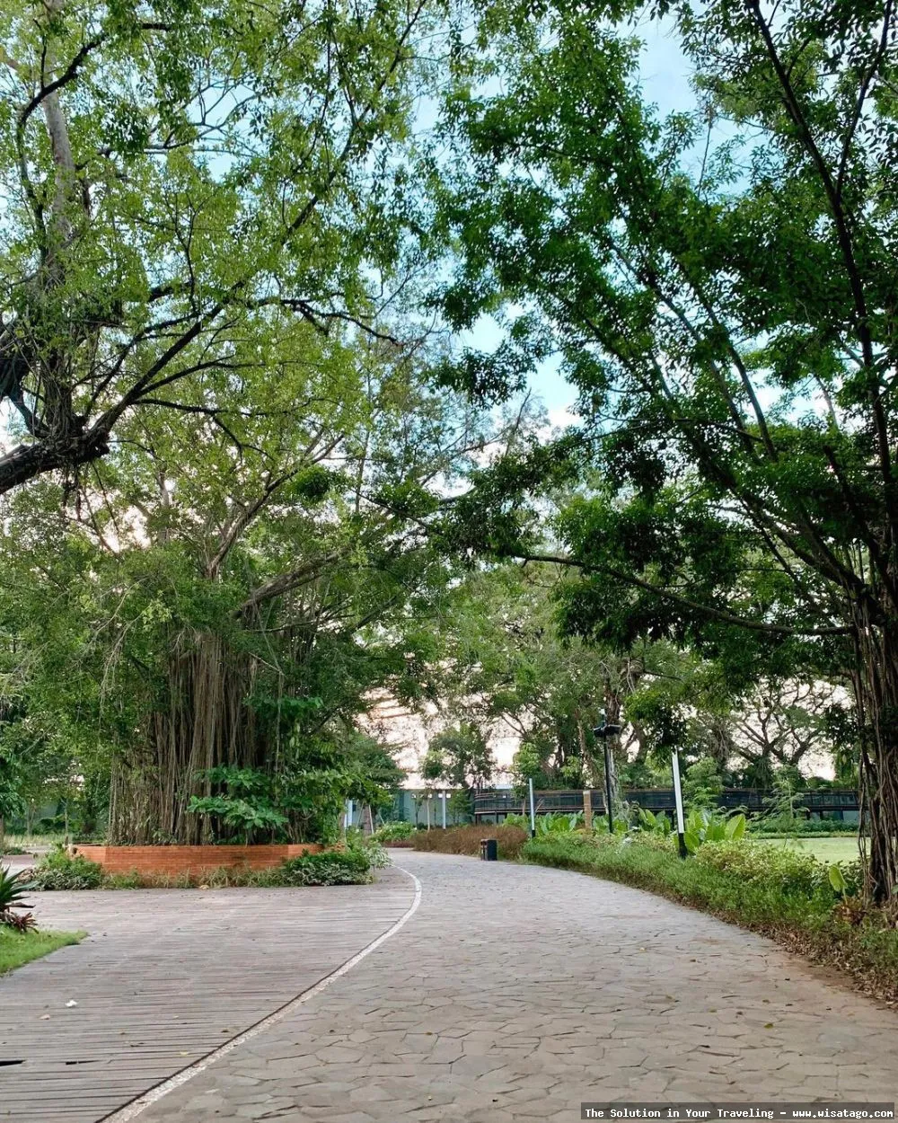 Taman Balekambang: keindahan ruang terbuka hijau
