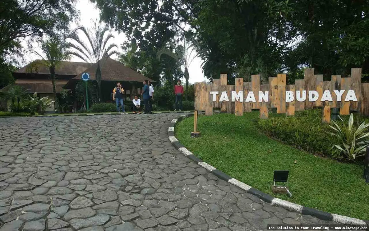 Taman Budaya Sentul City yang asri