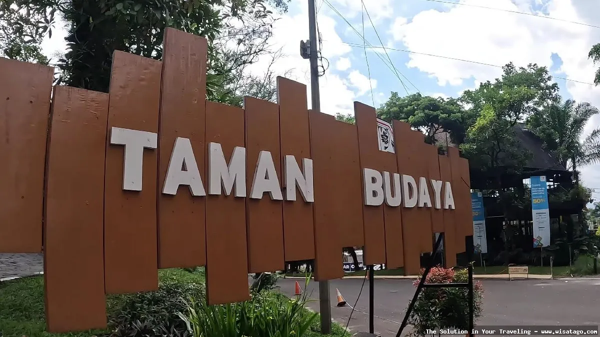 Taman Budaya Sentul City yang asri