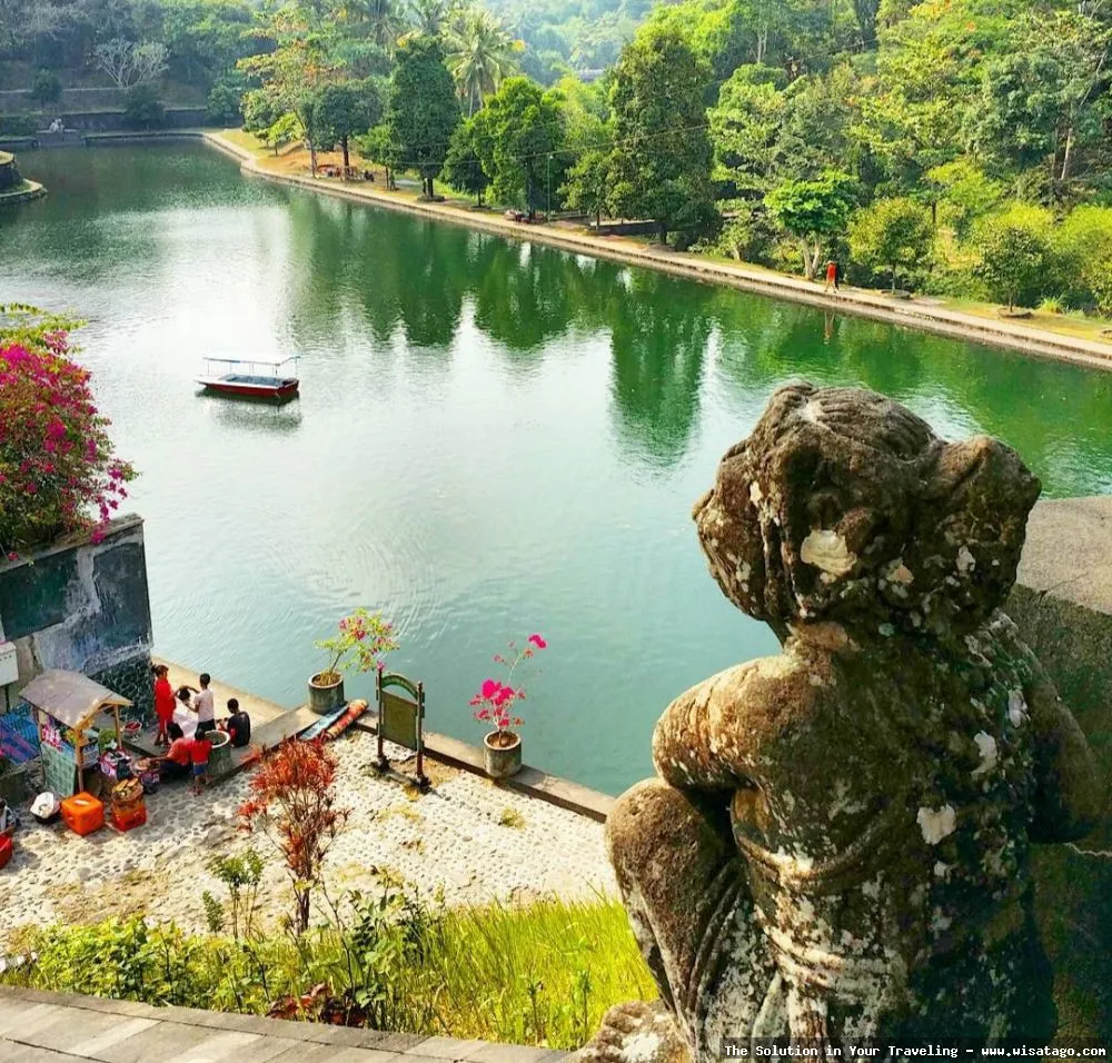 Taman Narmada: keindahan taman miniatur
