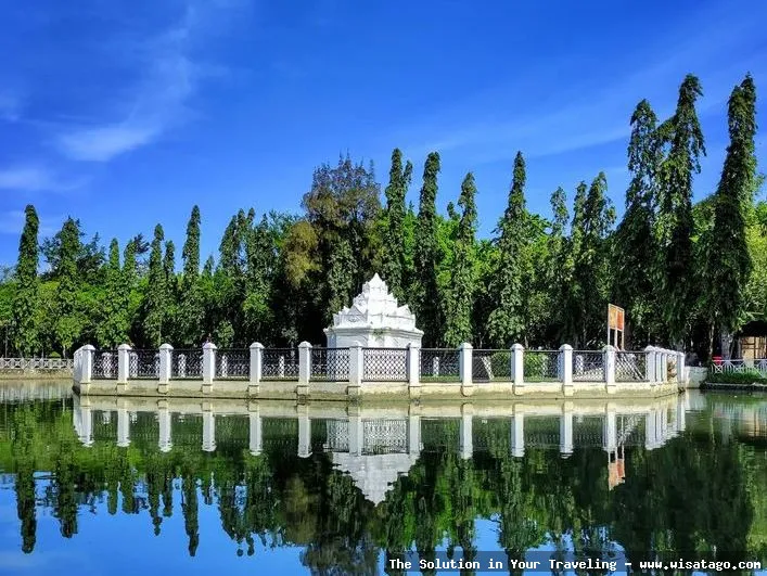Taman Putroe Phang: Tips, Harga Tiket, Kuliner, Lokasi, Fasilitas dan Spot Taman Putroe Phang: Tips, Harga Tiket, Kuliner, Lokasi, Fasilitas dan Spot