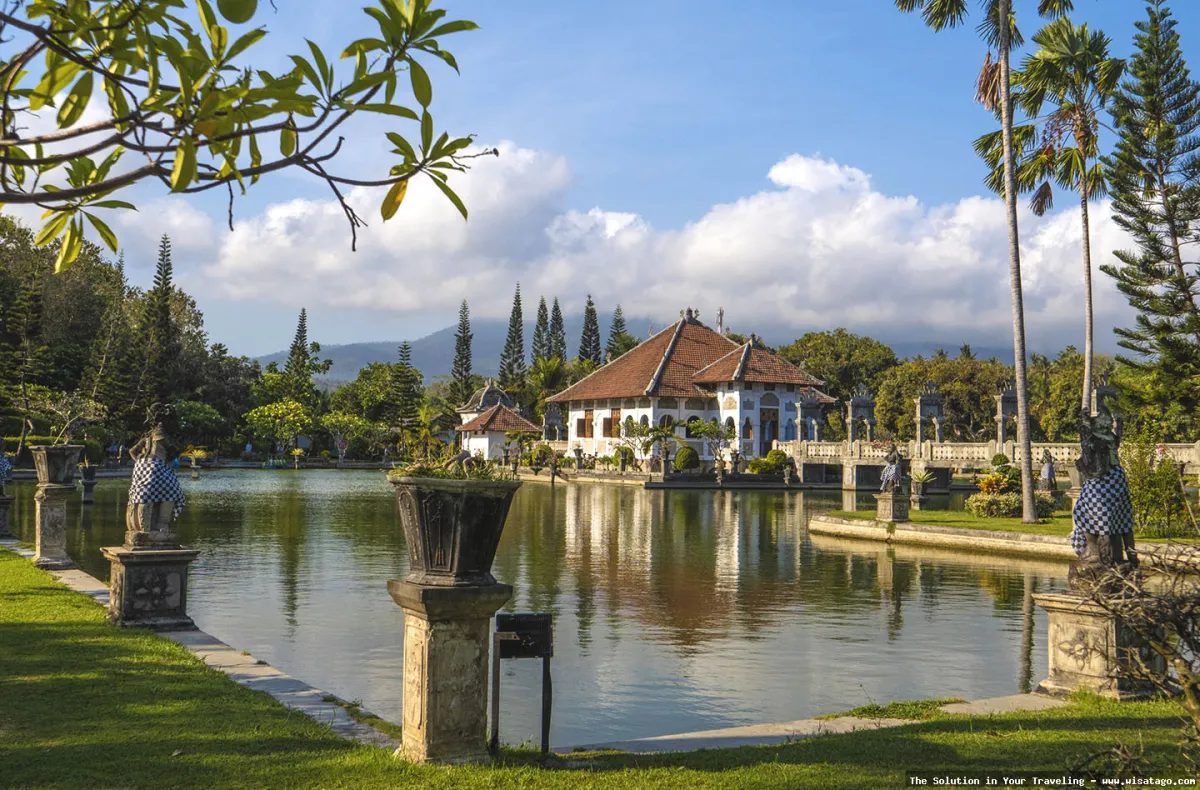 Taman Ujung Karangasem: Tips, Harga Tiket, Kuliner, Lokasi, Fasilitas dan Spot Taman Ujung Karangasem: Tips, Harga Tiket, Kuliner, Lokasi, Fasilitas dan Spot