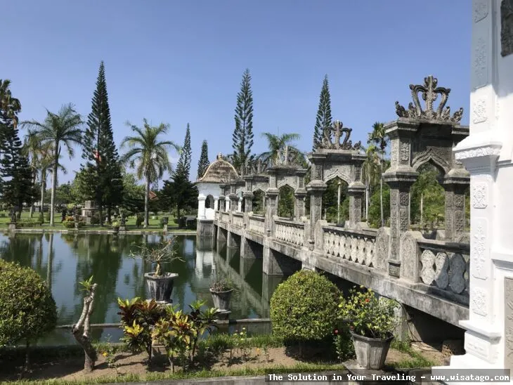 Taman Ujung Karangasem, pesona arsitektur Bali.
