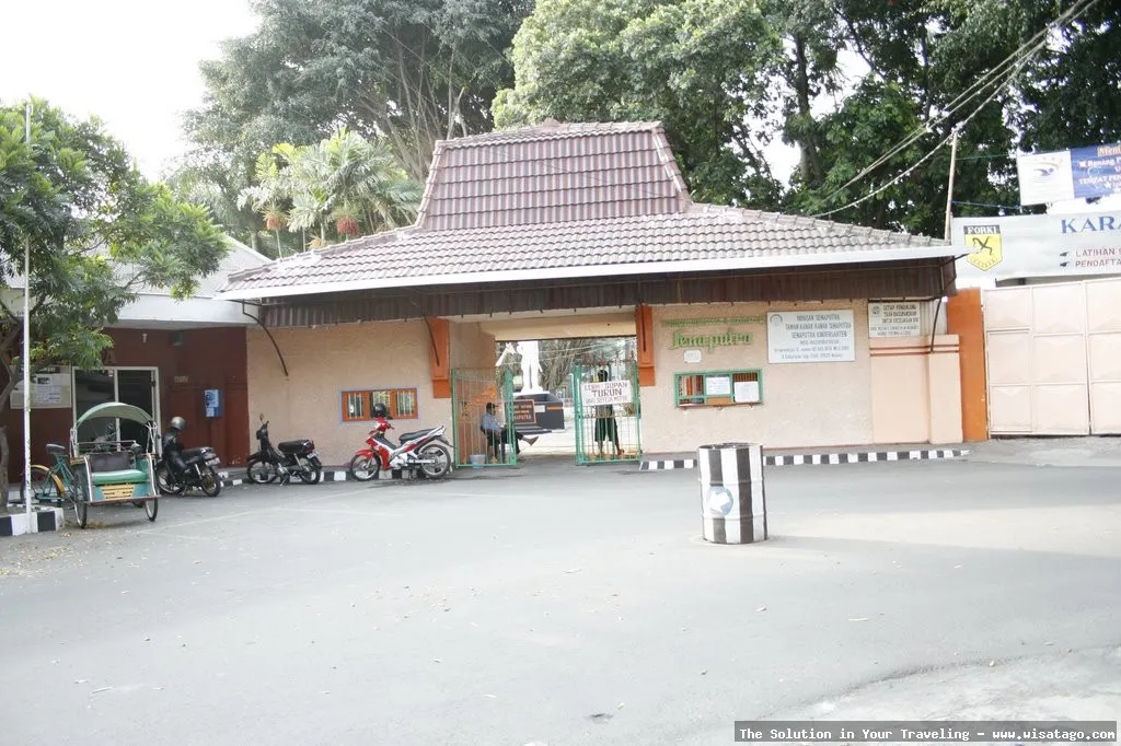 Taman Wisata Senaputra yang asri.