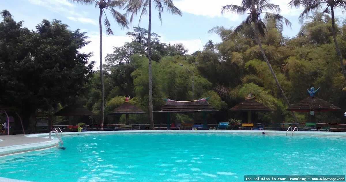 Taman Wisata Tlogomas yang asri.