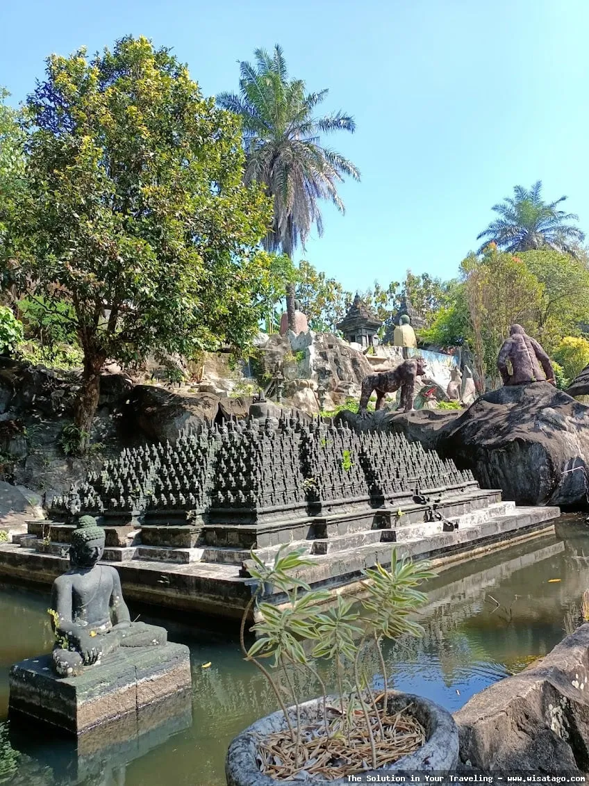 Taman Wisata Tlogomas yang asri.